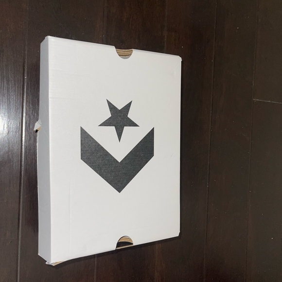 Brand New Women’s size 7 Converse One Star Pro Ox. - Picture 8 of 8